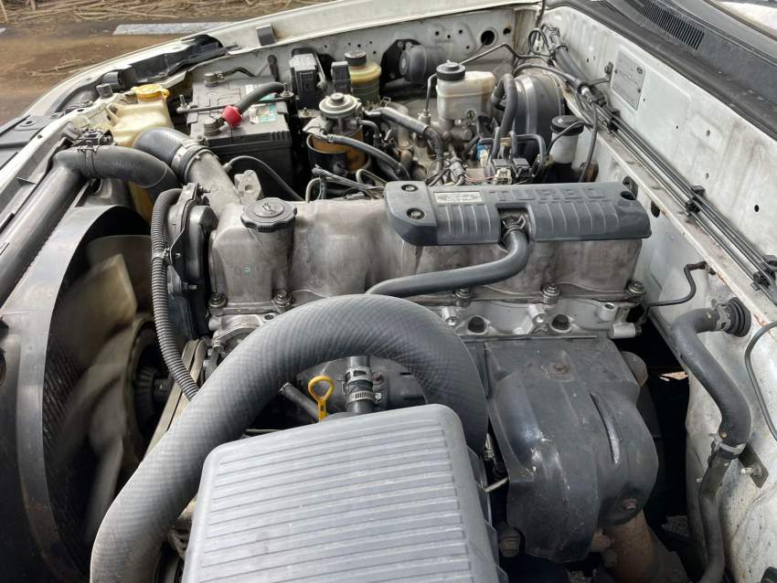 Ford Ranger 2010  - 4 - Pickup trucks (4x4 & 4x2)  on Aster Vender