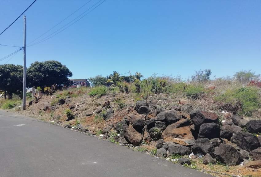 54 p in Melville. 10 p can be sold @Rs 950,000. 10mins seaside.  - 2 - Land  on Aster Vender