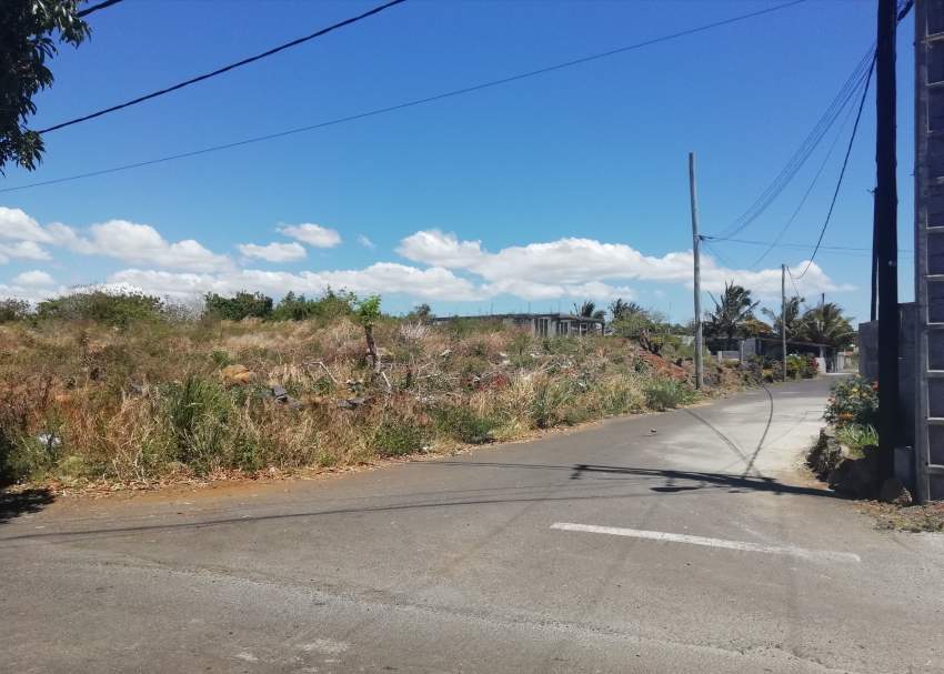 54 p in Melville. 10 p can be sold @Rs 950,000. 10mins seaside.  - 0 - Land  on Aster Vender