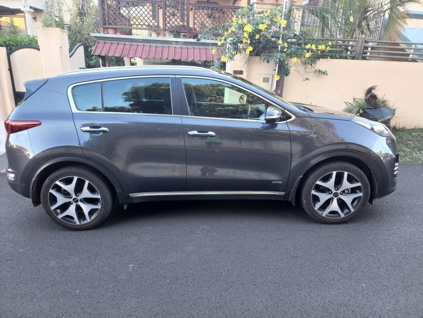 kia - 3 - SUV Cars  on Aster Vender