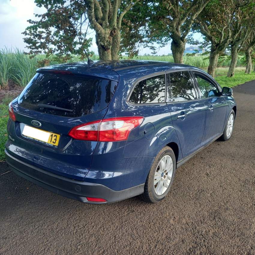 Ford Focus - 2 - Family Cars  on Aster Vender