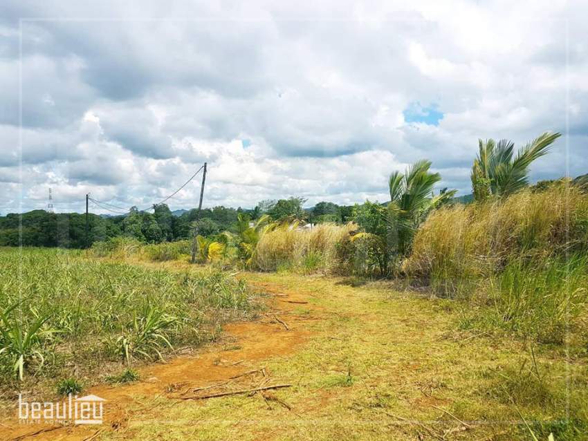 *Residential land of 25 perches, Pont Praslin,Mare D’Austra on Aster Vender
