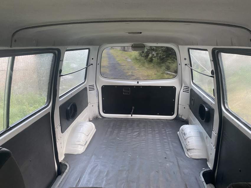 Mazda bongo - Cargo Van (Delivery Van) on Aster Vender
