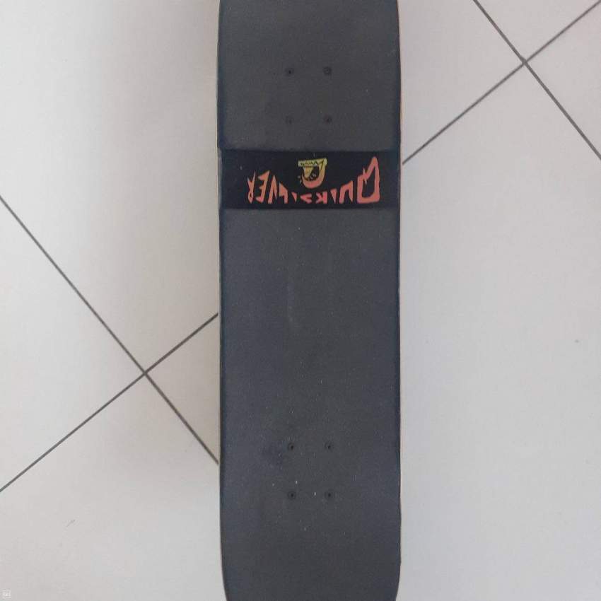 Quick Silver skateboard - 2 - Skateboard & Hoverboard  on Aster Vender