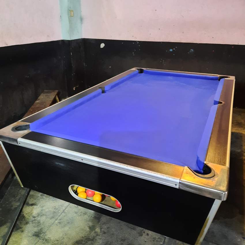 British Professional Quality Pool Table at AsterVender