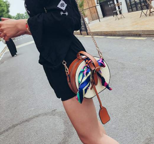 Handbag braided in straw with foulard  - 1 - Bags  on Aster Vender