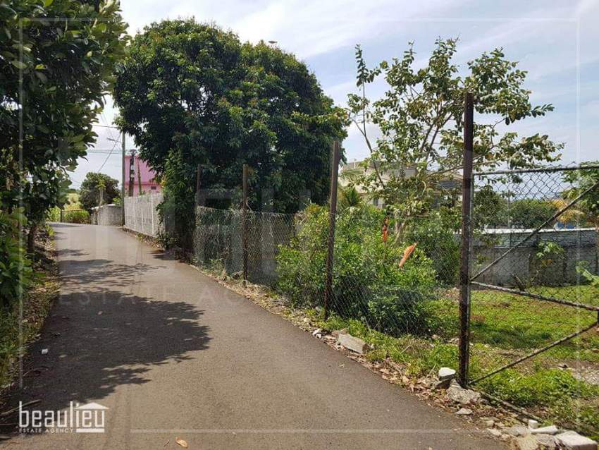  Residential land of 12 perches, St Julien Village @Rs.1.050.000  - 2 - Land  on Aster Vender