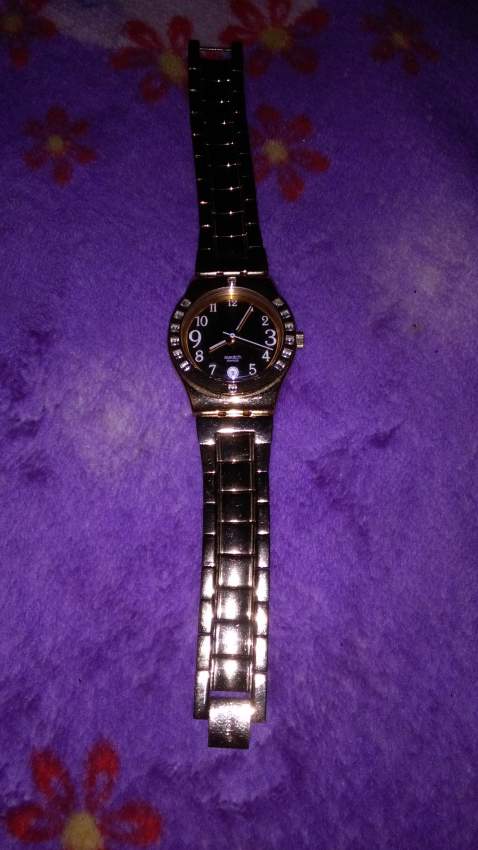 montre swatch switzerland 2500rs on Aster Vender