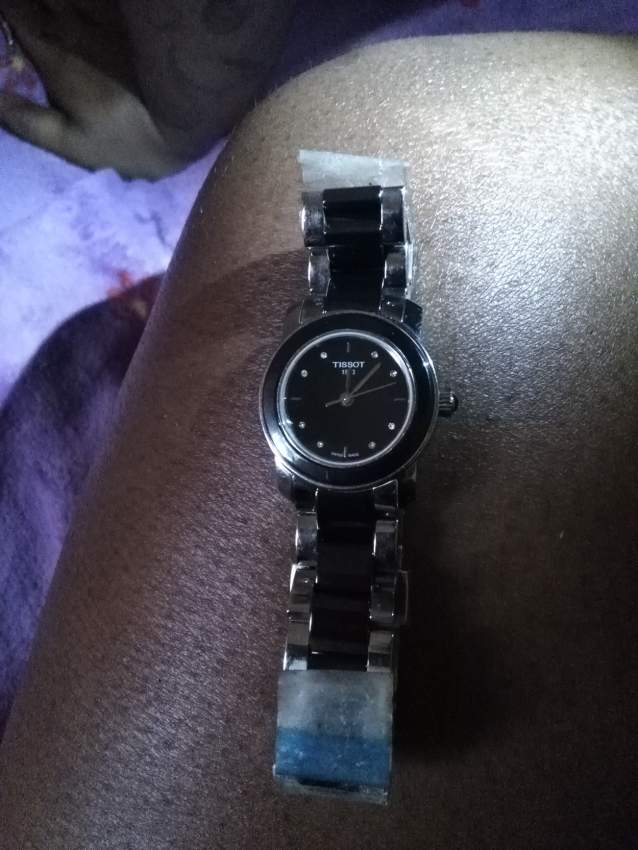 montre tissot 8 diamants saphir certifié on Aster Vender