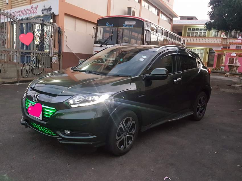 Honda vezel Z package  - 0 - SUV Cars  on Aster Vender
