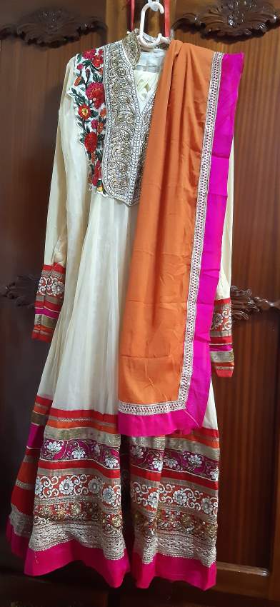 Wedding clothes - 3 - Wedding clothes  on Aster Vender