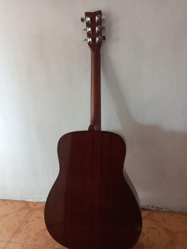 Acoustic guitar  - 3 - Accoustic guitar  on Aster Vender
