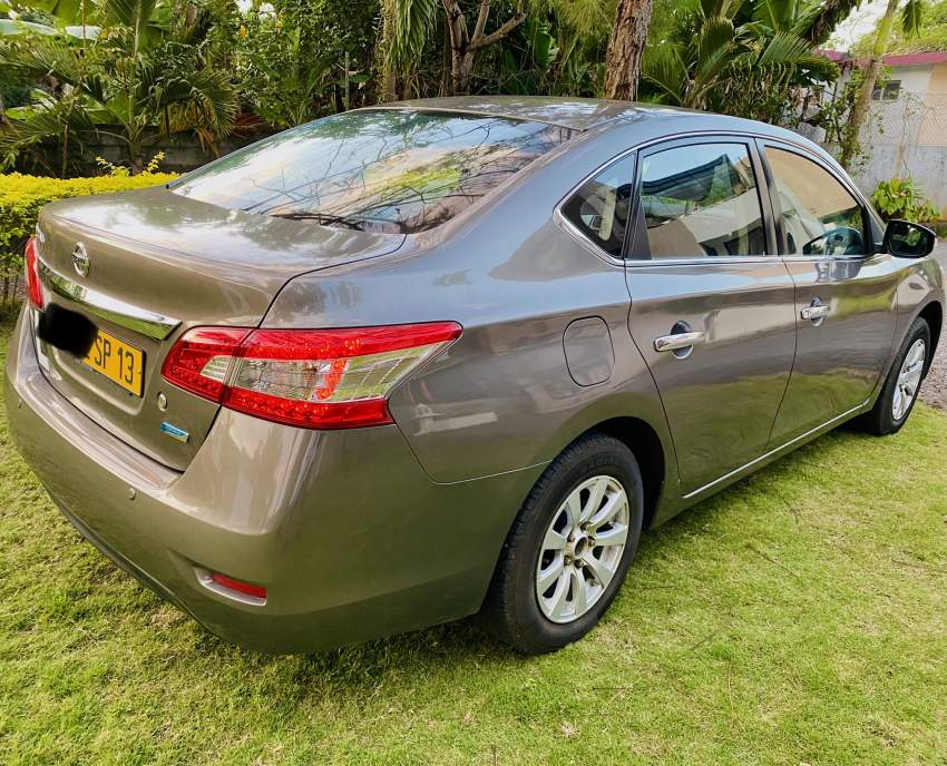 Nissan Sentra 2013 - 1 - Family Cars  on Aster Vender