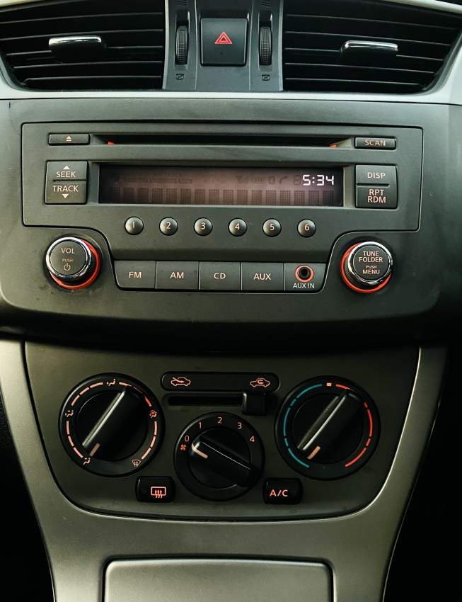 Nissan Sentra 2013 - 5 - Family Cars  on Aster Vender