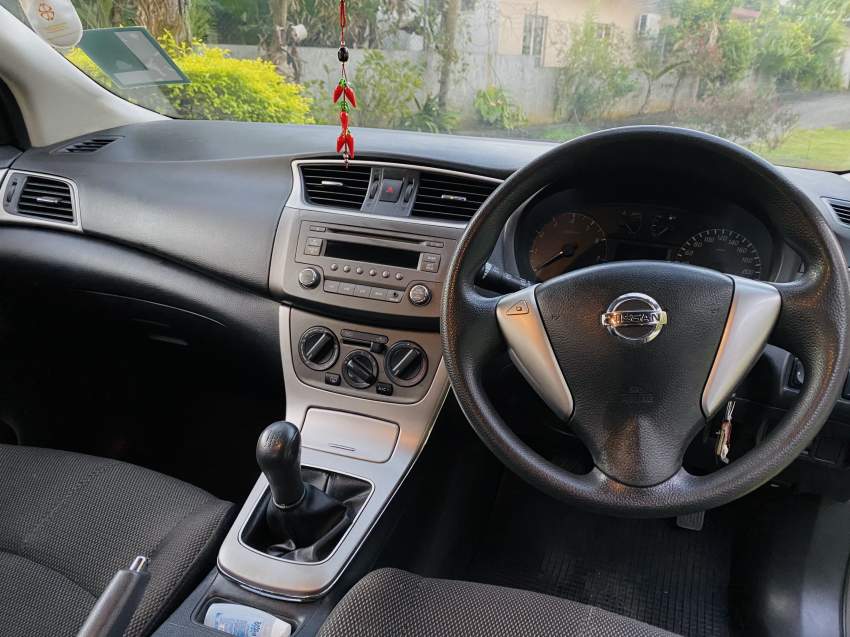 Nissan Sentra 2013 - 4 - Family Cars  on Aster Vender