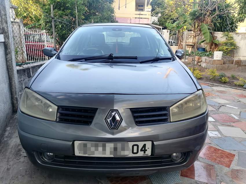 Renault Megane year 04  - 4 - Family Cars  on Aster Vender