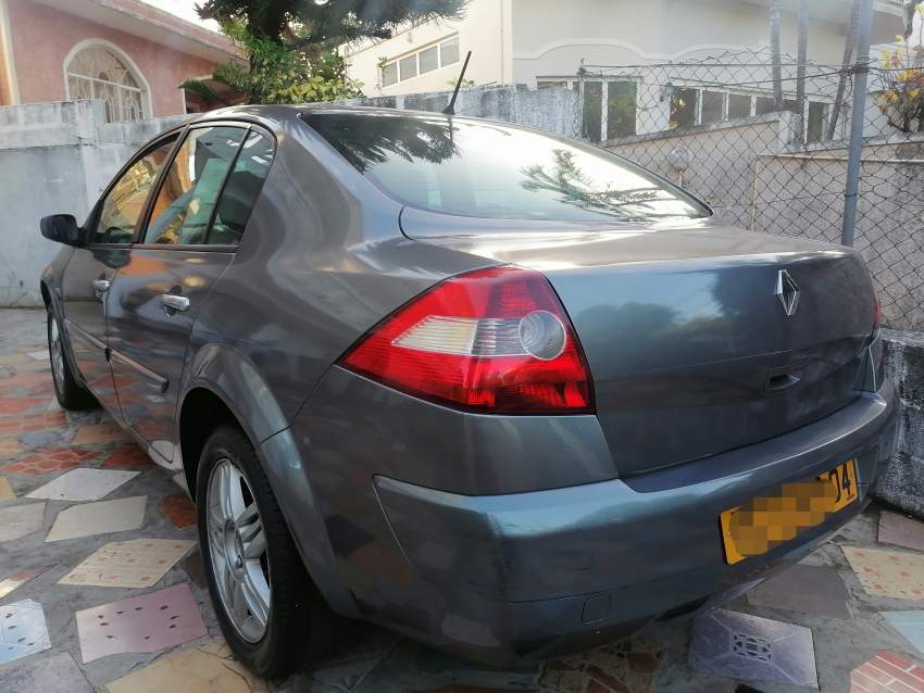 Renault Megane year 04  - 2 - Family Cars  on Aster Vender