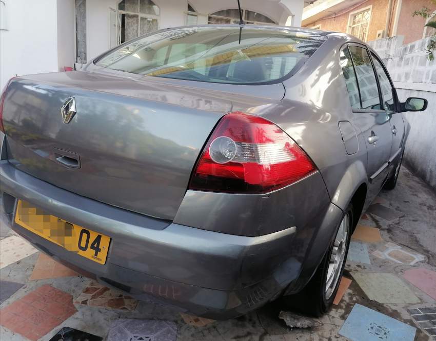 Renault Megane year 04  - 5 - Family Cars  on Aster Vender