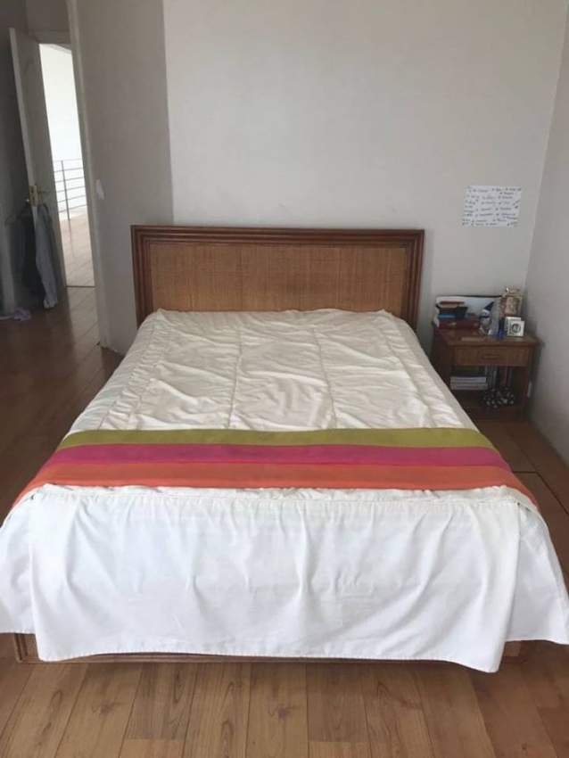 Lit double en bois + matelas - 0 - Bedroom Furnitures  on Aster Vender