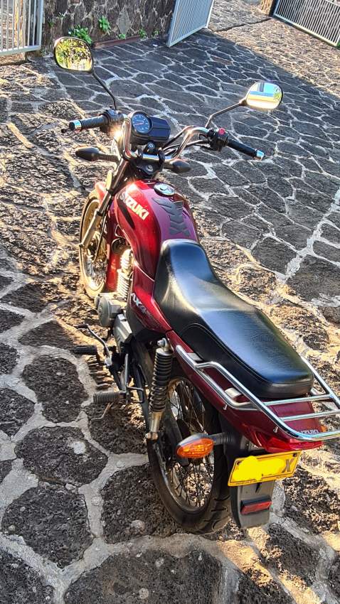 Suzuki AX4  - 2 - Roadsters  on Aster Vender