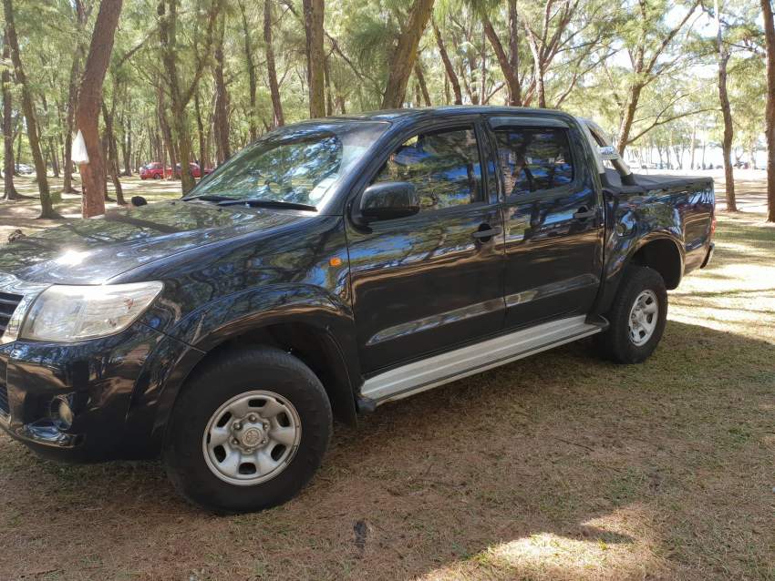Toyota Hilux Dec 12   2 x 4  - 1 - Pickup trucks (4x4 & 4x2)  on Aster Vender