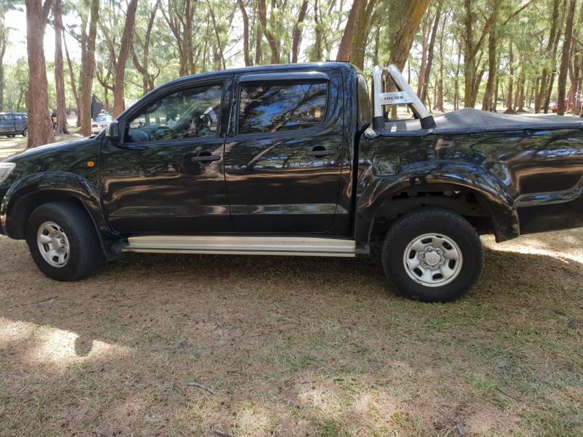 Toyota Hilux Dec 12   2 x 4  - 0 - Pickup trucks (4x4 & 4x2)  on Aster Vender