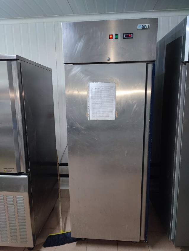 Réfrigérateurs  et freezers  700 litres professionnels 