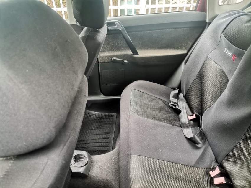 Volkswagen Polo 2004 - 3 - Compact cars  on Aster Vender