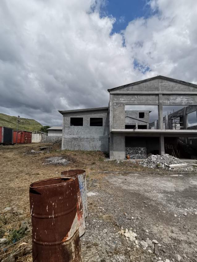 Building and & Land for sale  - 3 - Building  on Aster Vender