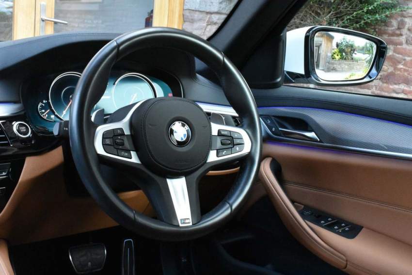 BMW 530e for sale - 2 - Luxury Cars  on Aster Vender