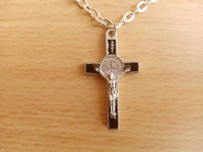 Chaine croix jesus - 1 - Others  on Aster Vender