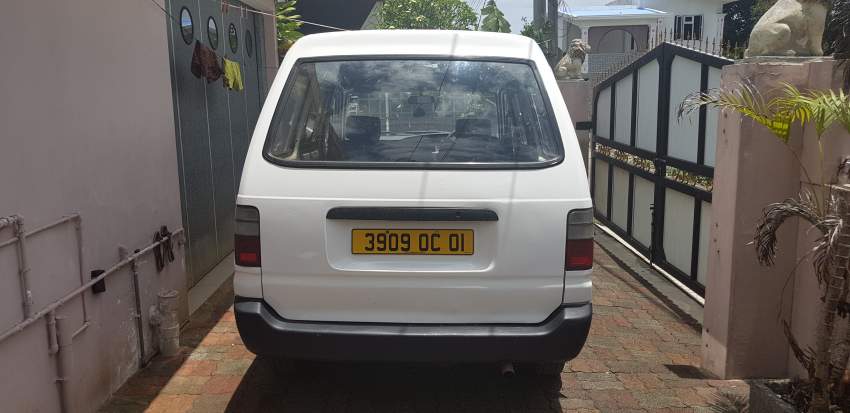 Toyota Condor  2001 - 2 - Cargo Van (Delivery Van)  on Aster Vender