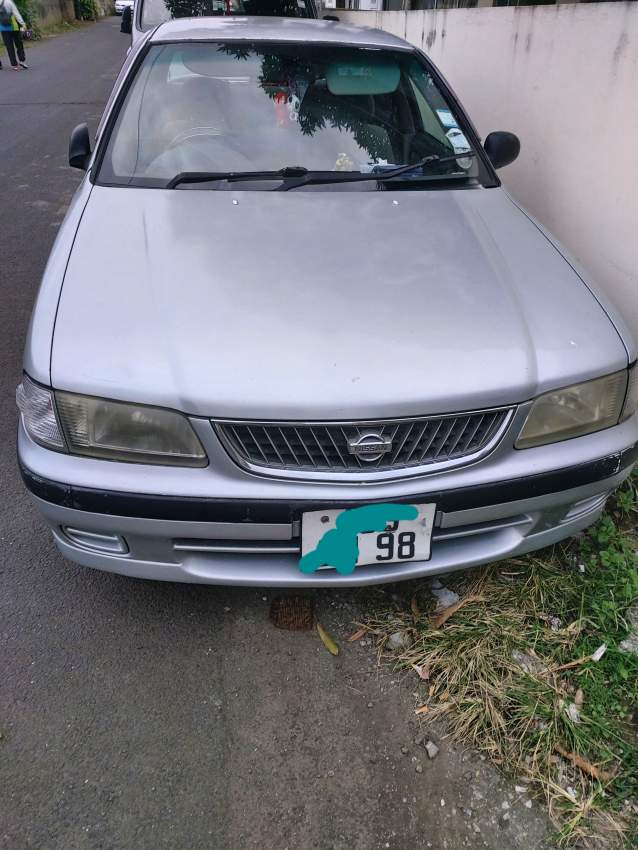 Nissan l'année 98 - 3 - Family Cars  on Aster Vender