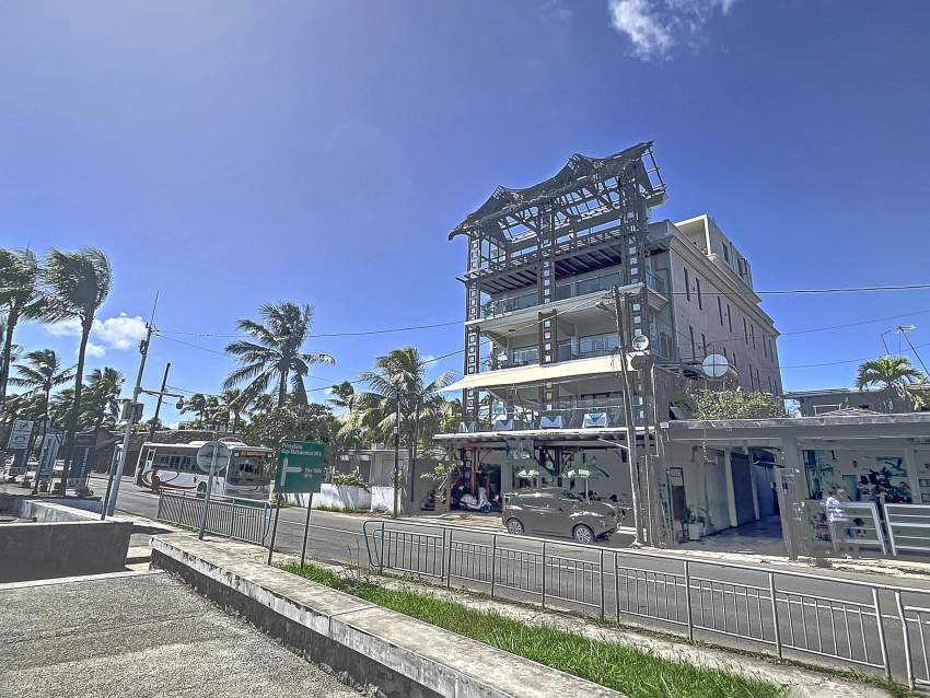 (Ref. MA7-661) Hôtel vue mer en plein centre de Grand Baie - 1 - Villas  on Aster Vender