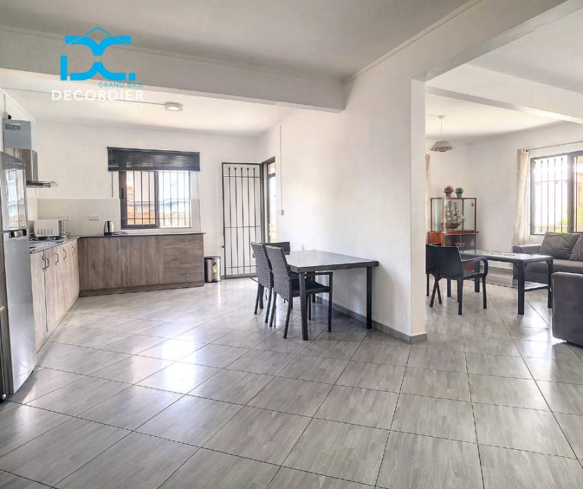 (Ref. MA7-684) Grande maison moderne avec piscine et jardin - 3 - House  on Aster Vender