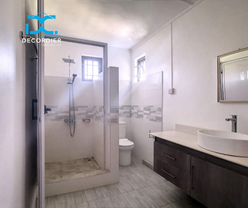 (Ref. MA7-684) Grande maison moderne avec piscine et jardin - 8 - House  on Aster Vender