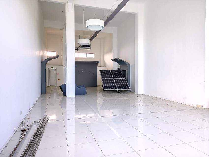 (Ref. MA7-689) Local commercial au bord de l'autoroute - 4 - Commercial Space  on Aster Vender