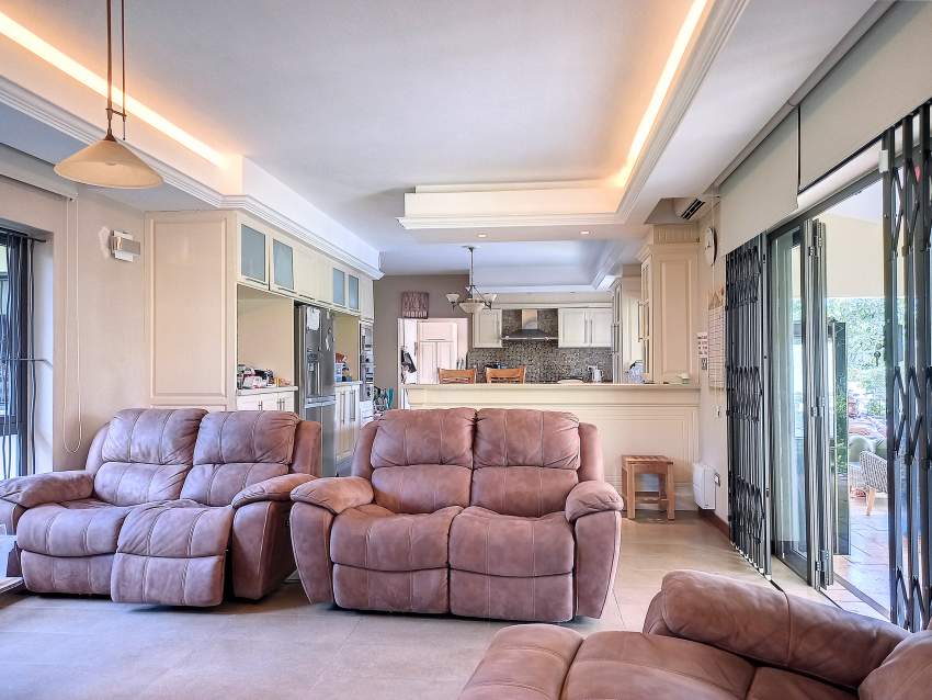 (Ref. MA7-699) Grande maison moderne avec piscine et jardin - 4 - House  on Aster Vender