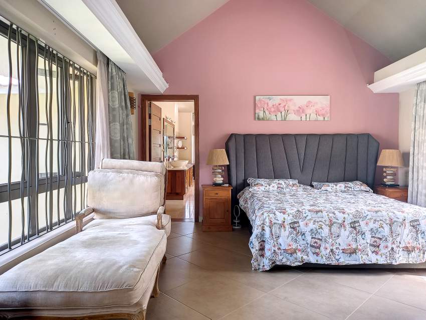 (Ref. MA7-699) Grande maison moderne avec piscine et jardin - 8 - House  on Aster Vender