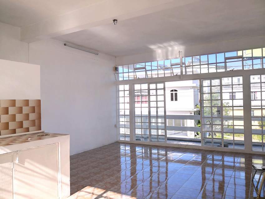 (Ref. MA7-705) Local commercial en face de Grand Baie La Croisette - 3 - Commercial Space  on Aster Vender