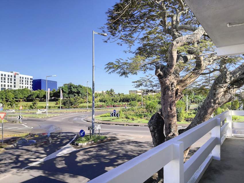 (Ref. MA7-705) Local commercial en face de Grand Baie La Croisette - 1 - Commercial Space  on Aster Vender