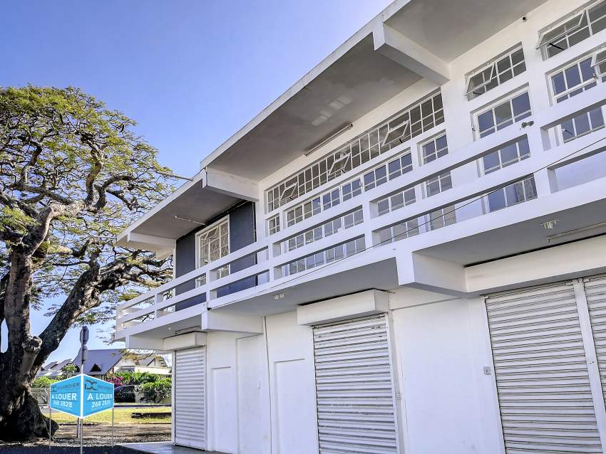 (Ref. MA7-705) Local commercial en face de Grand Baie La Croisette - 5 - Commercial Space  on Aster Vender