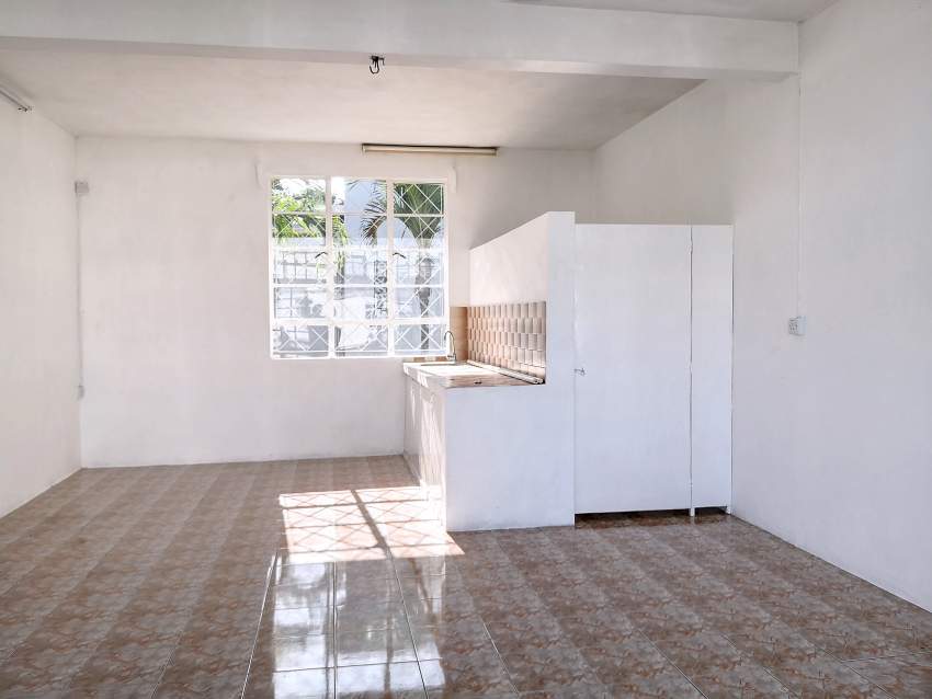 (Ref. MA7-705) Local commercial en face de Grand Baie La Croisette - 2 - Commercial Space  on Aster Vender