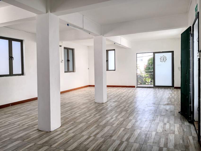 (Ref. MA7-707) Local commercial proche de toutes commodités. - 4 - Commercial Space  on Aster Vender