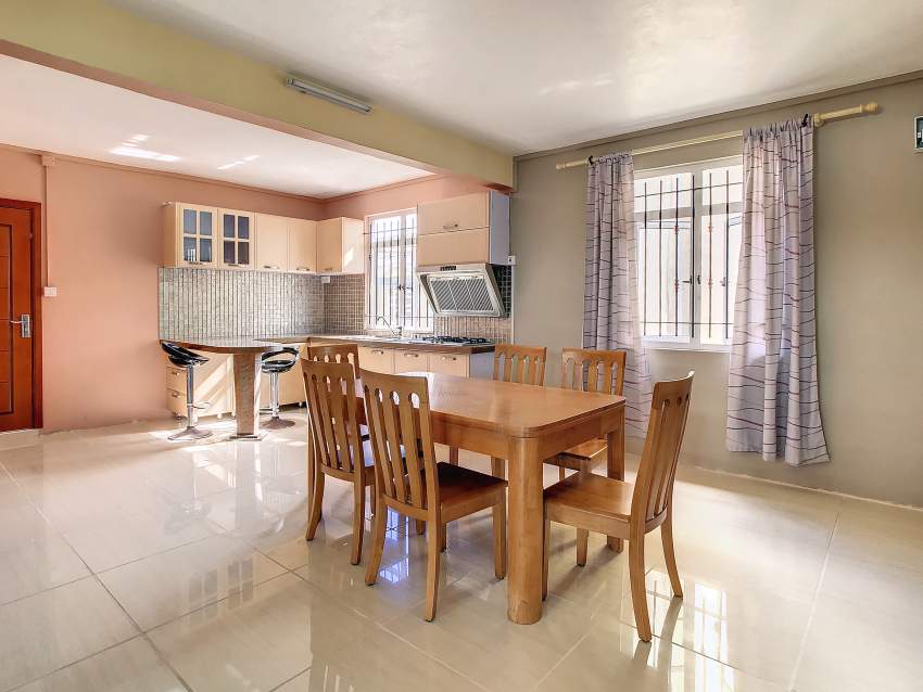 (Ref. MA7-711) Grande maison individuelle avec un beau jardin arboré - 7 - House  on Aster Vender