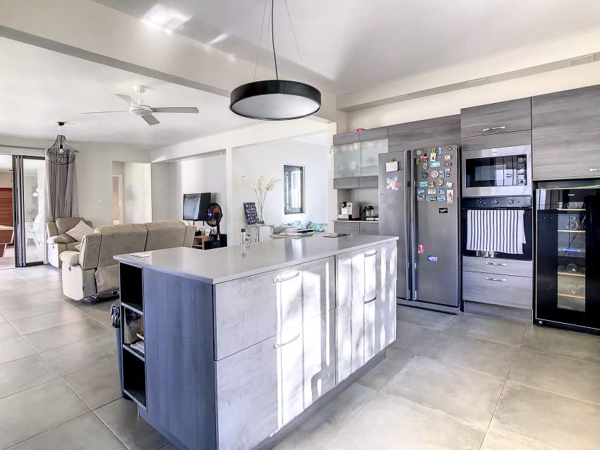 (Ref. MA7-715) Grande maison moderne avec piscine et un grand jardin - 5 - House  on Aster Vender