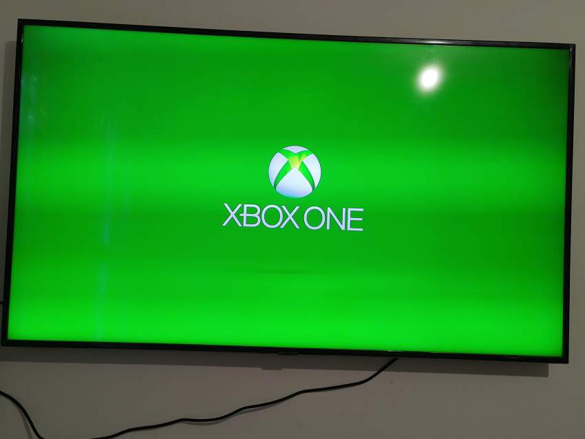 Xbox One with Kinect - 2 - Xbox One  on Aster Vender