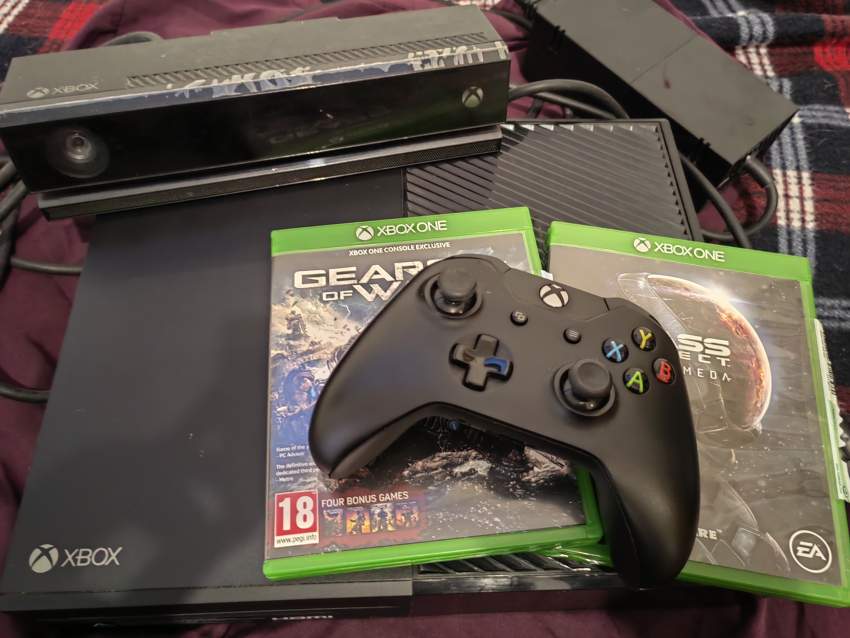 Xbox One with Kinect - 1 - Xbox One  on Aster Vender