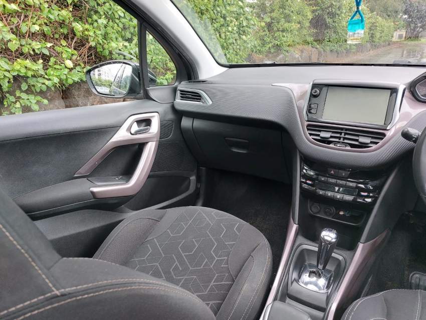 Peugeot 2008 e-HDI 1.6 DIESEL DISPONIBLE - 5 - Family Cars  on Aster Vender