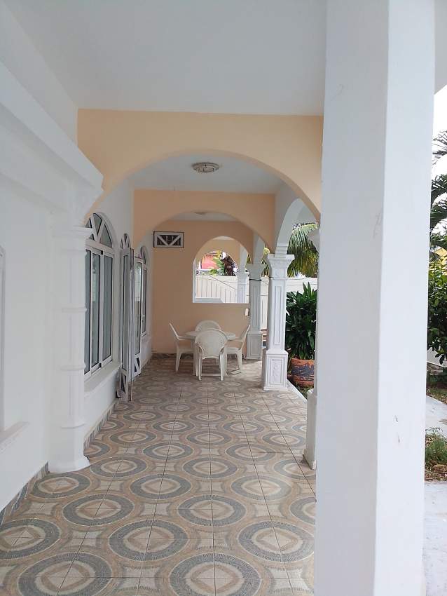 COMPLEXE 4 APPARTEMENTS - 8 CHAMBRES - MEUBLÉ - 2 - House  on Aster Vender